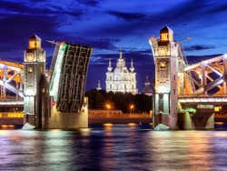 St Petersburg bridges at night